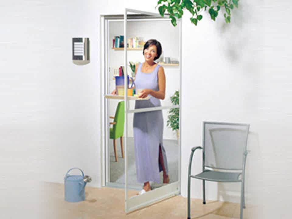 Sineğe Son Menteşeli Kapı Sineklik